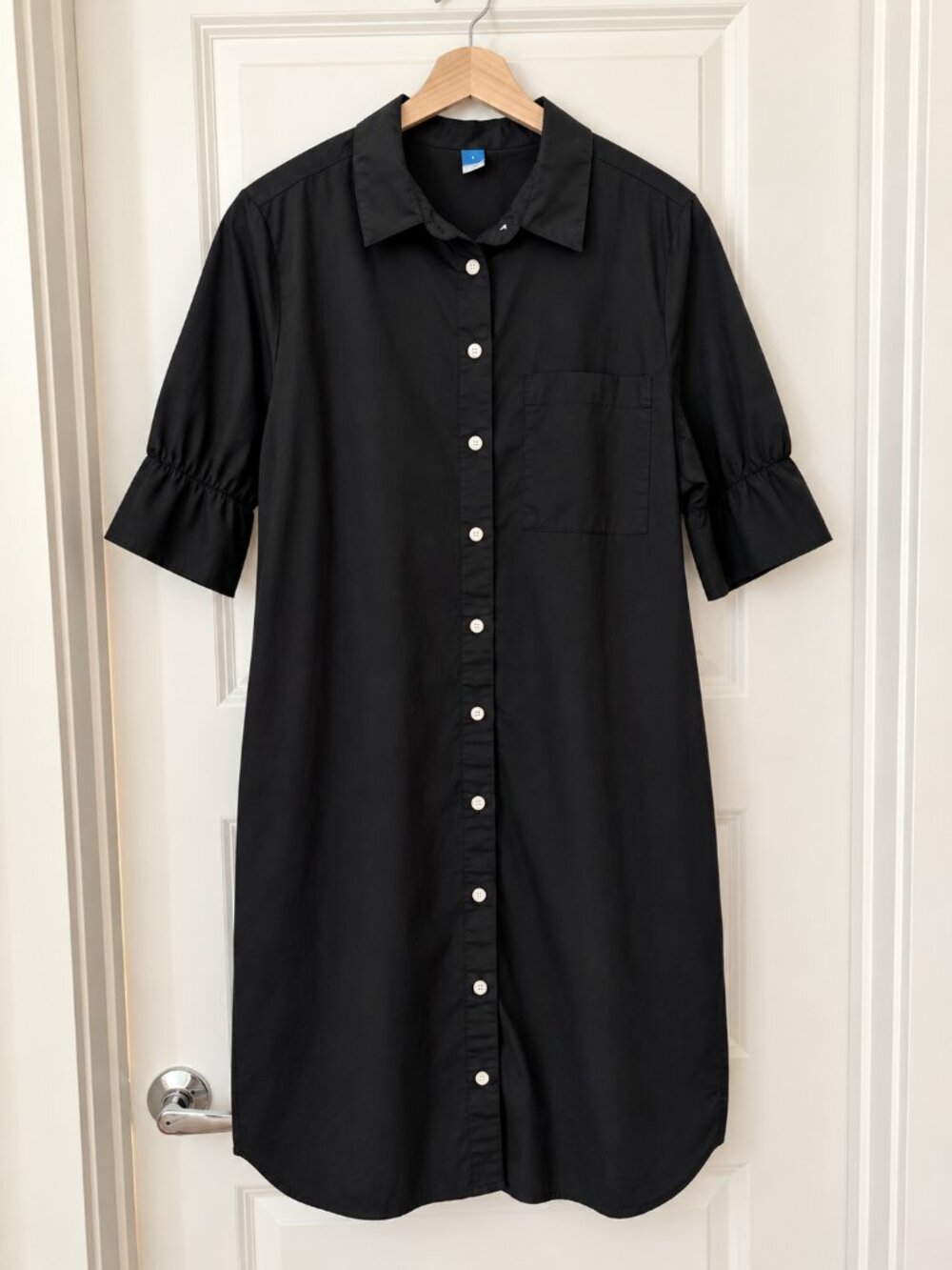 Old Navy Large Short-Sleeve, Button Up Collared Oversized Black Dress